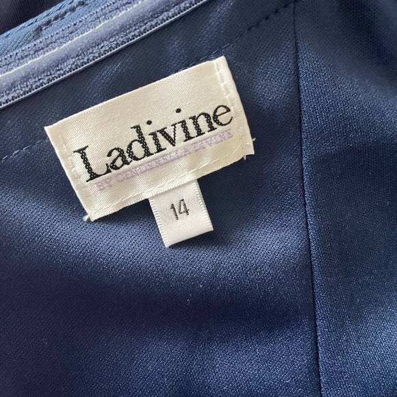 Sleek Navy Strapless Gown - Picture 5 of 6